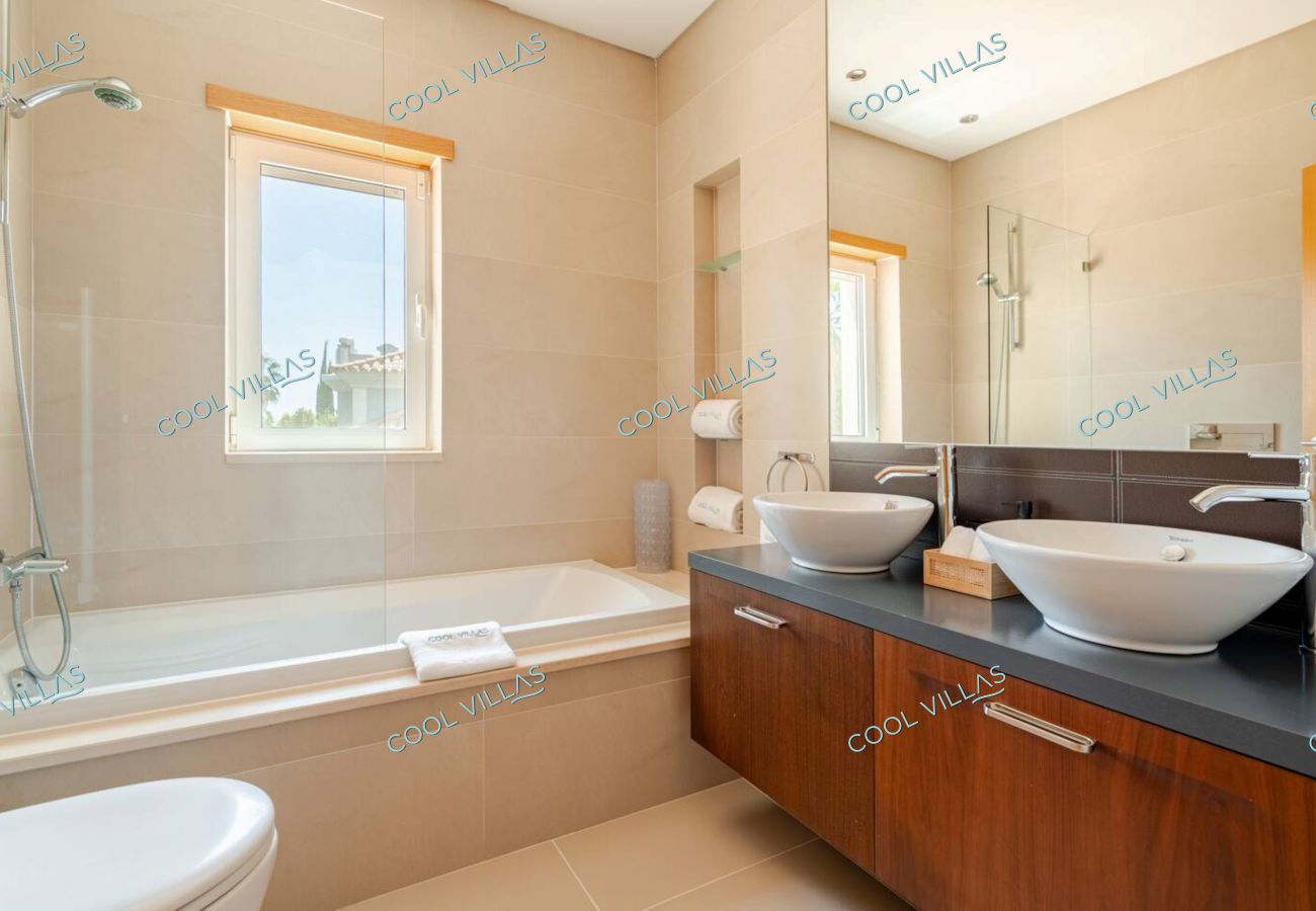 Villa à Almancil - Crest 5 - 8 Pax  Golf/Beach Swimming pool Villa à Almancil - Crest 5 - 8 Pax  Golf/Beach Swimming pool