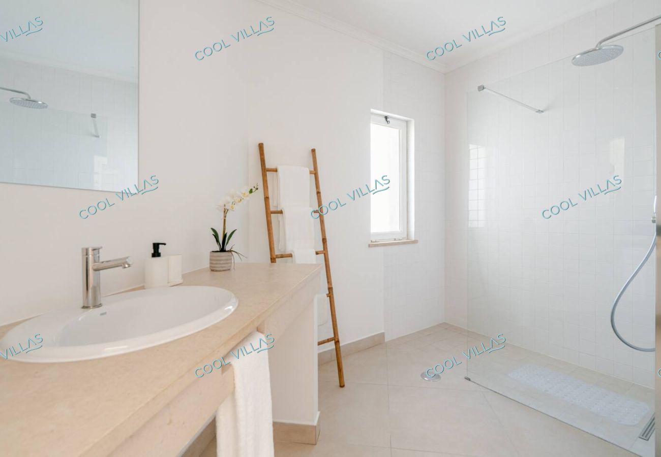 Villa em Albufeira - Orquidea Senses - 8 Pax - Sea View Villa em Albufeira - Orquidea Senses - 8 Pax - Sea View