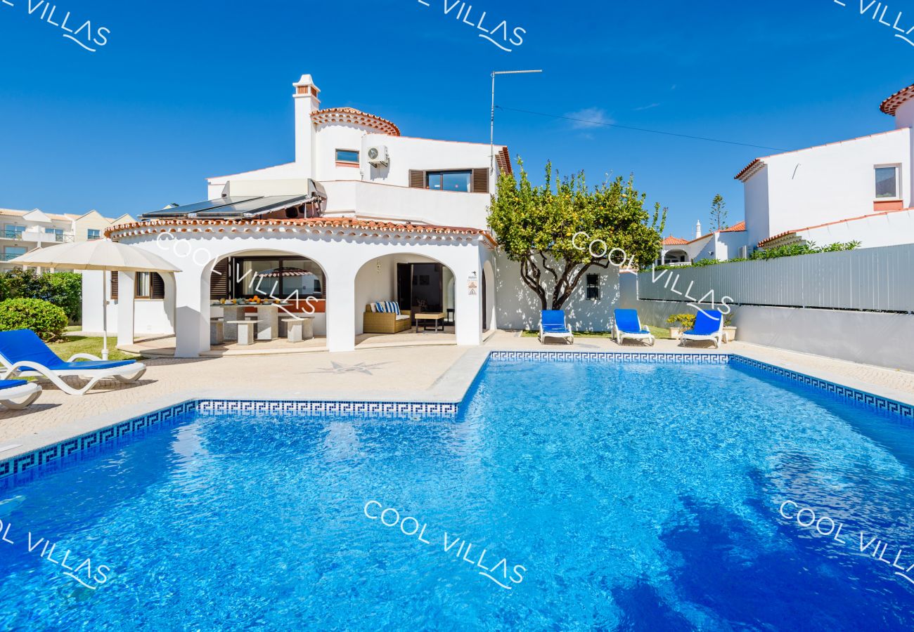 House in Albufeira - Villa Margarida - heatable pool, beach & The Strip