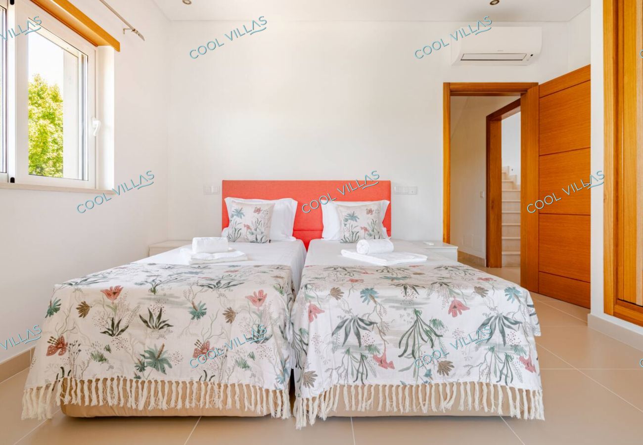 Villa in Almancil - Crest 5 - 8 Pax  Golf/Beach Swimming pool Villa in Almancil - Crest 5 - 8 Pax  Golf/Beach Swimming pool